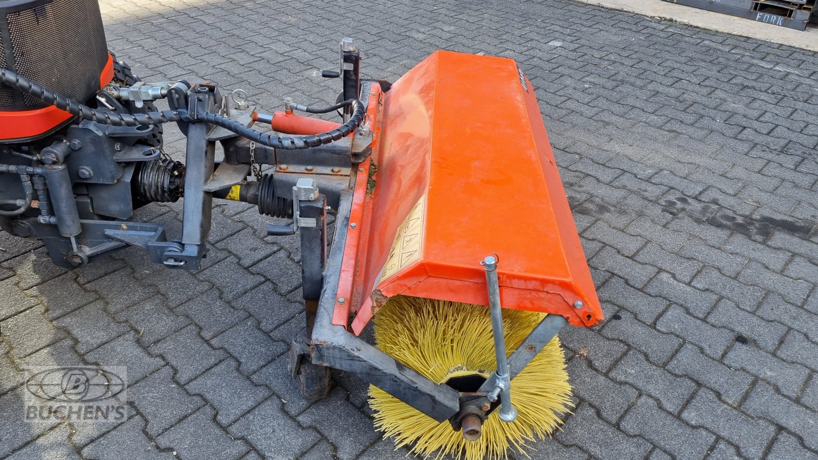 Anbaukehrmaschine des Typs Kubota Frontkehrmaschine, Gebrauchtmaschine in Olpe (Bild 2)