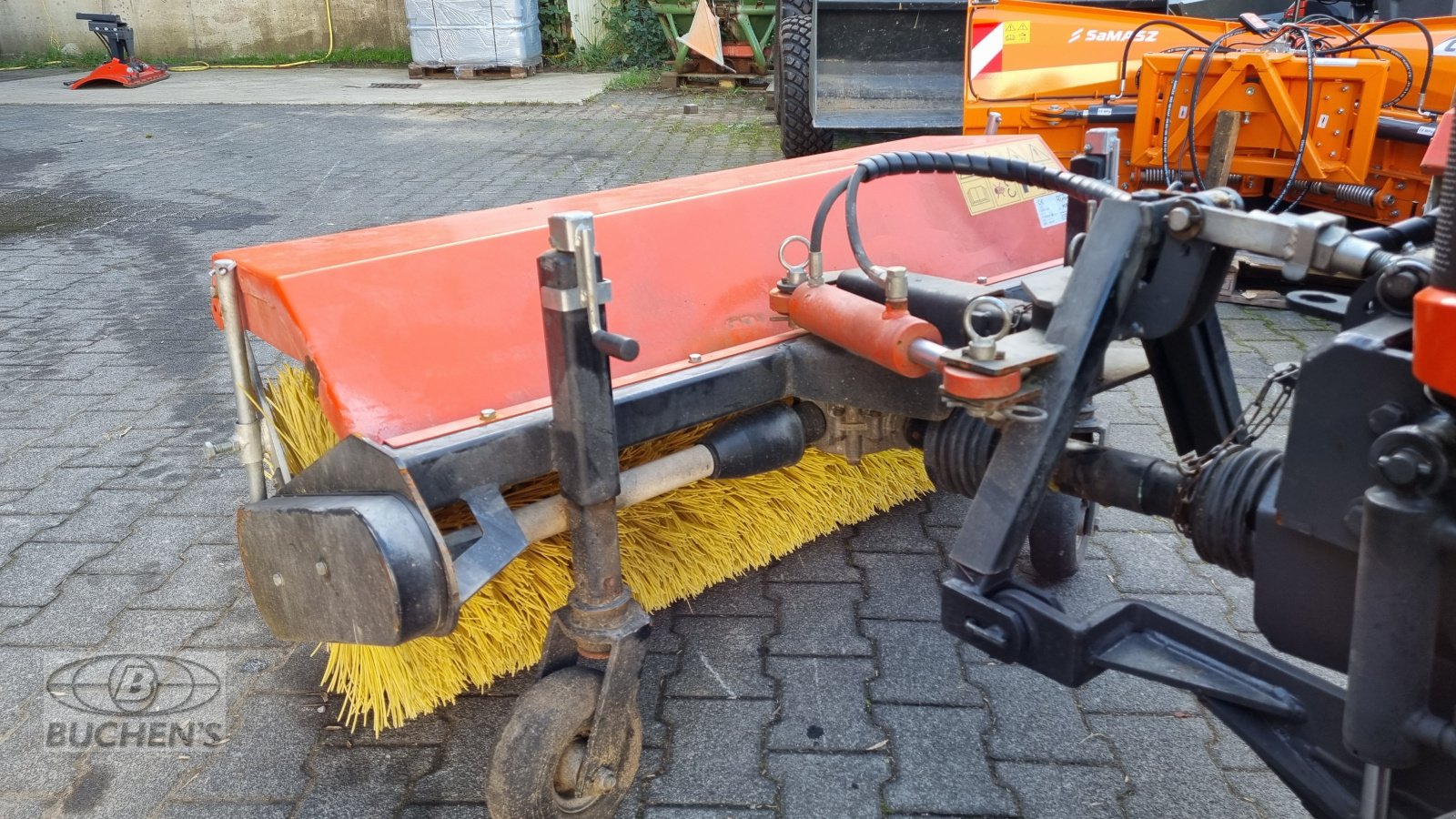 Anbaukehrmaschine des Typs Kubota Frontkehrmaschine, Gebrauchtmaschine in Olpe (Bild 5)