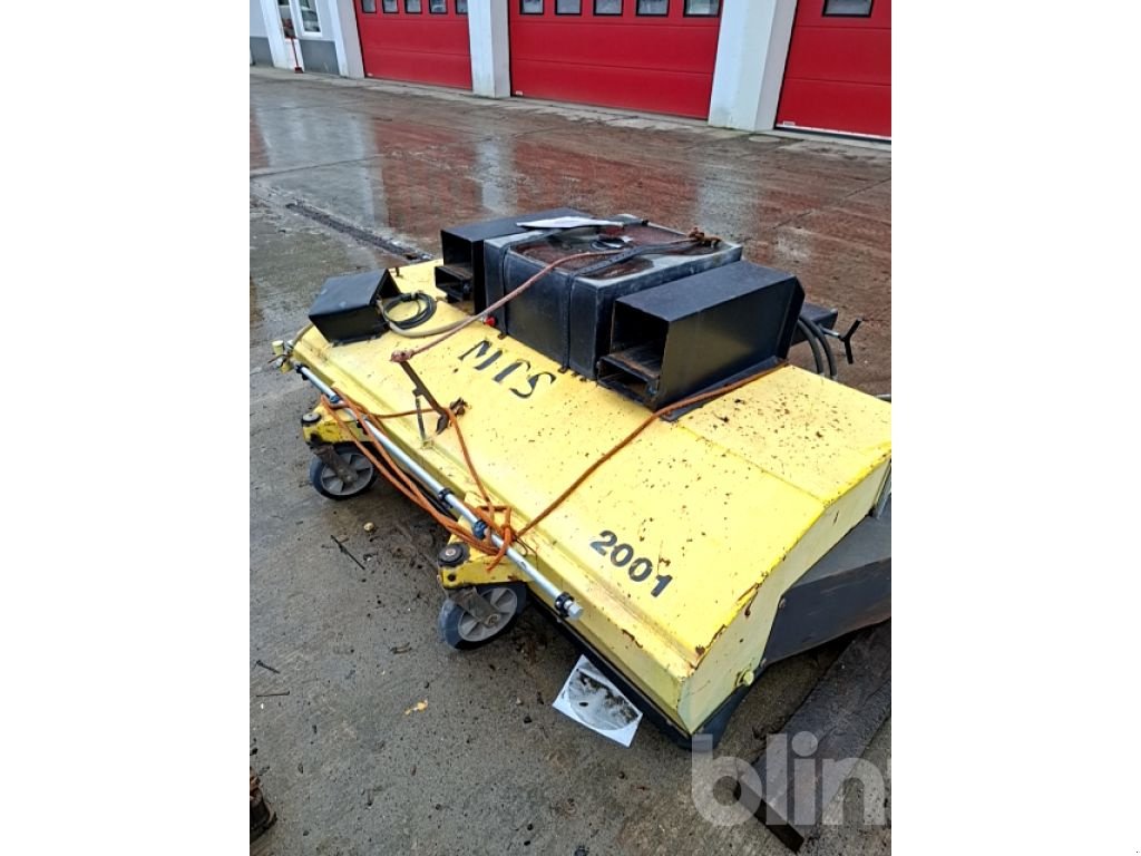 Anbaukehrmaschine typu MTS 2001, Gebrauchtmaschine v Düsseldorf (Obrázok 3)