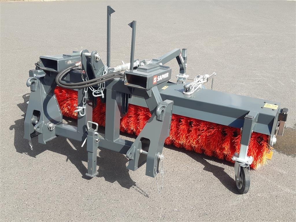 Anbaukehrmaschine des Typs Saphir GMK 231, Neumaschine in Grimma (Bild 3)