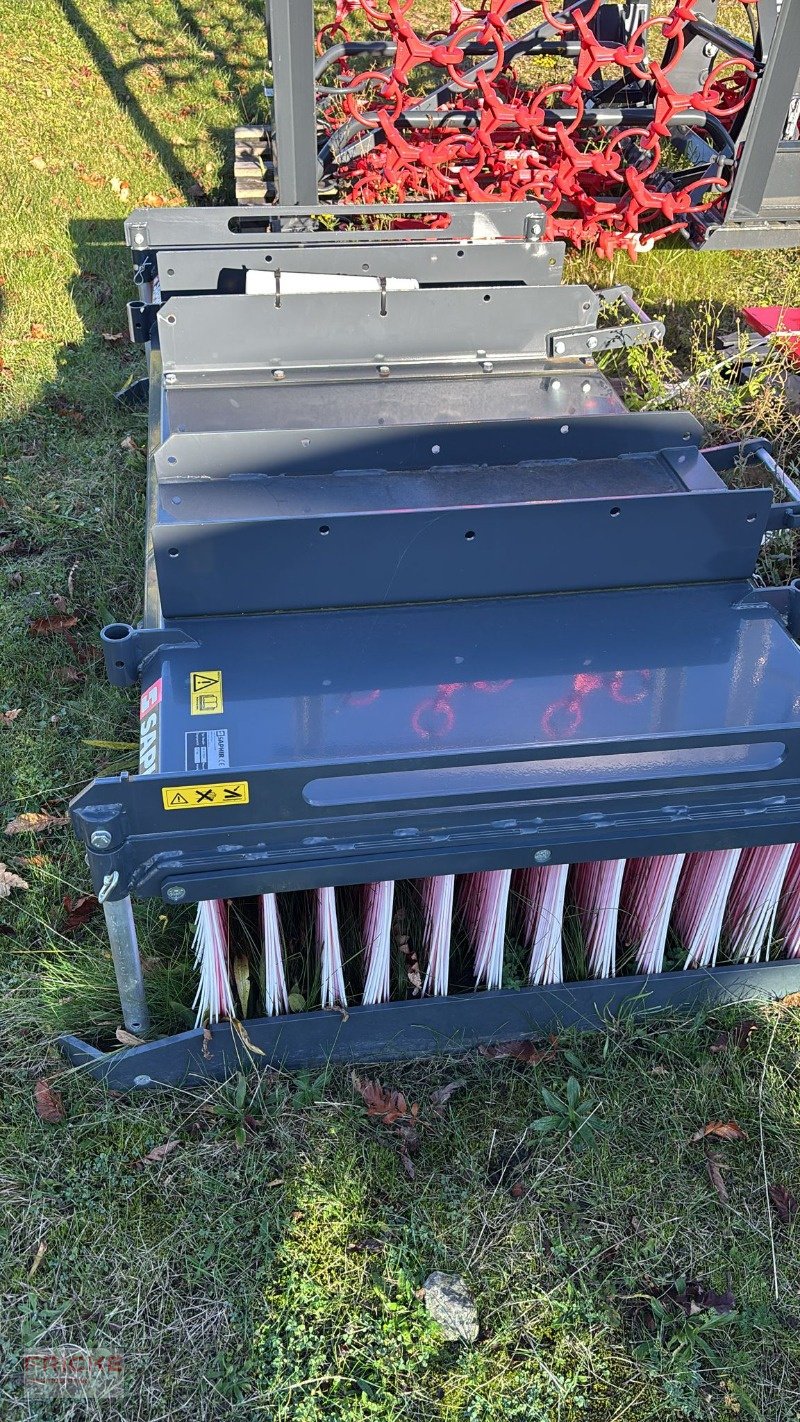 Anbaukehrmaschine of the type Saphir KB 20, Neumaschine in Bockel - Gyhum (Picture 3)