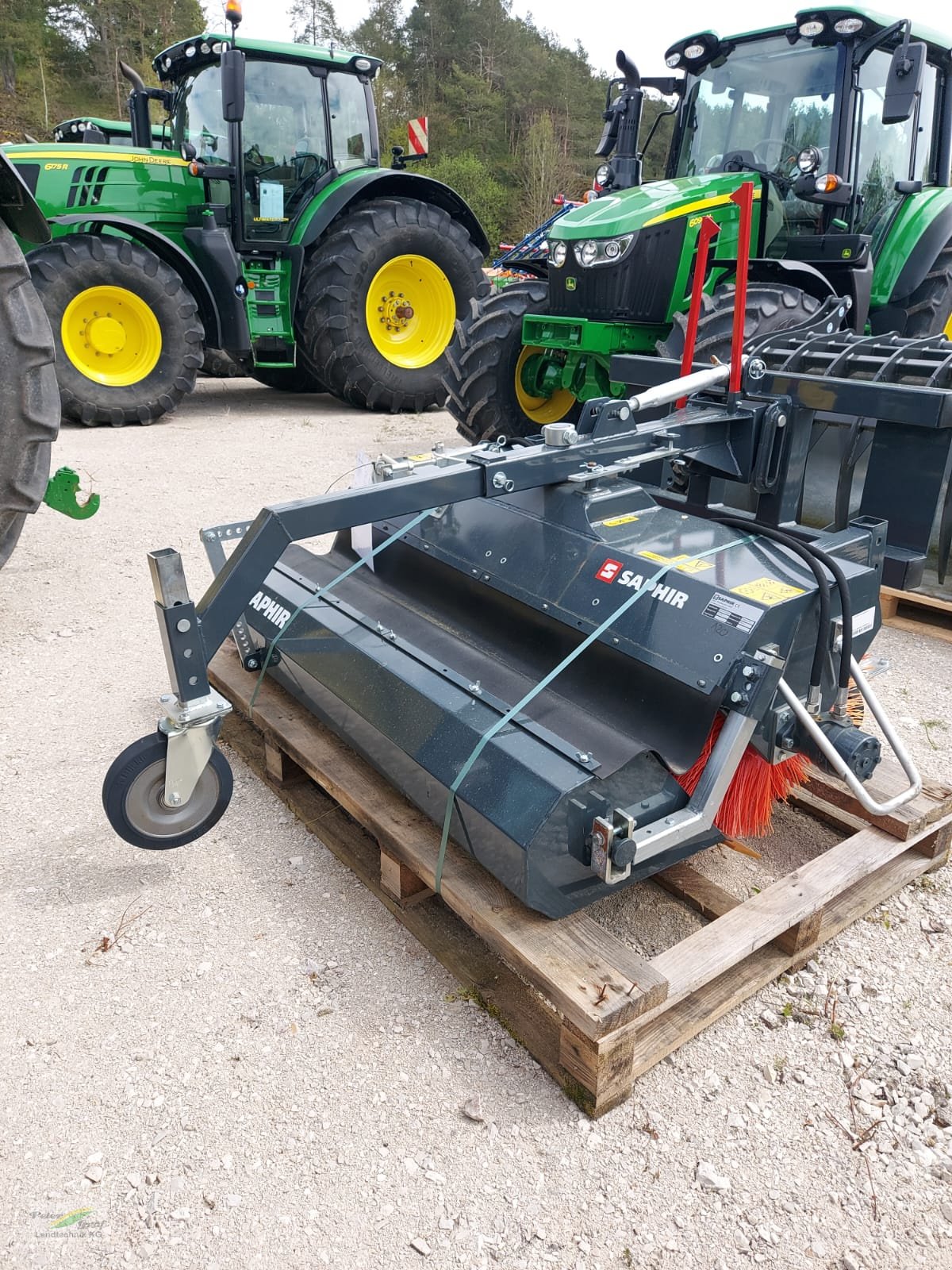 Anbaukehrmaschine des Typs Saphir Kehrmaschine GKM 151, Neumaschine in Pegnitz-Bronn (Bild 1)