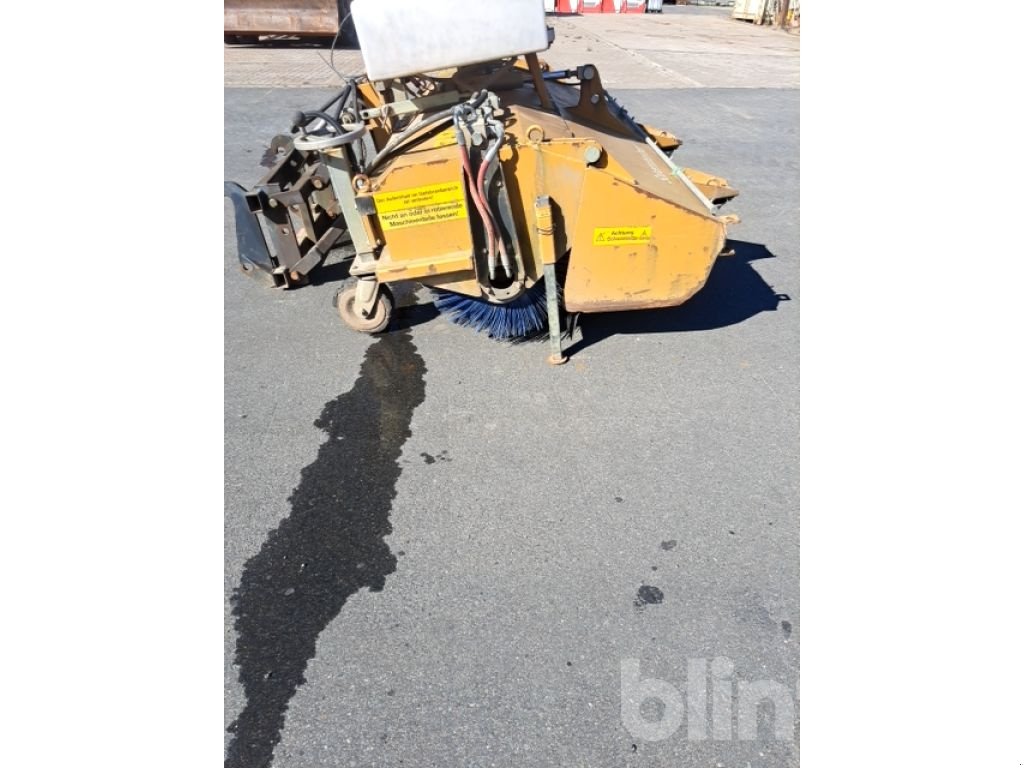 Anbaukehrmaschine of the type Sobernheimer FKM 220, Gebrauchtmaschine in Düsseldorf (Picture 3)