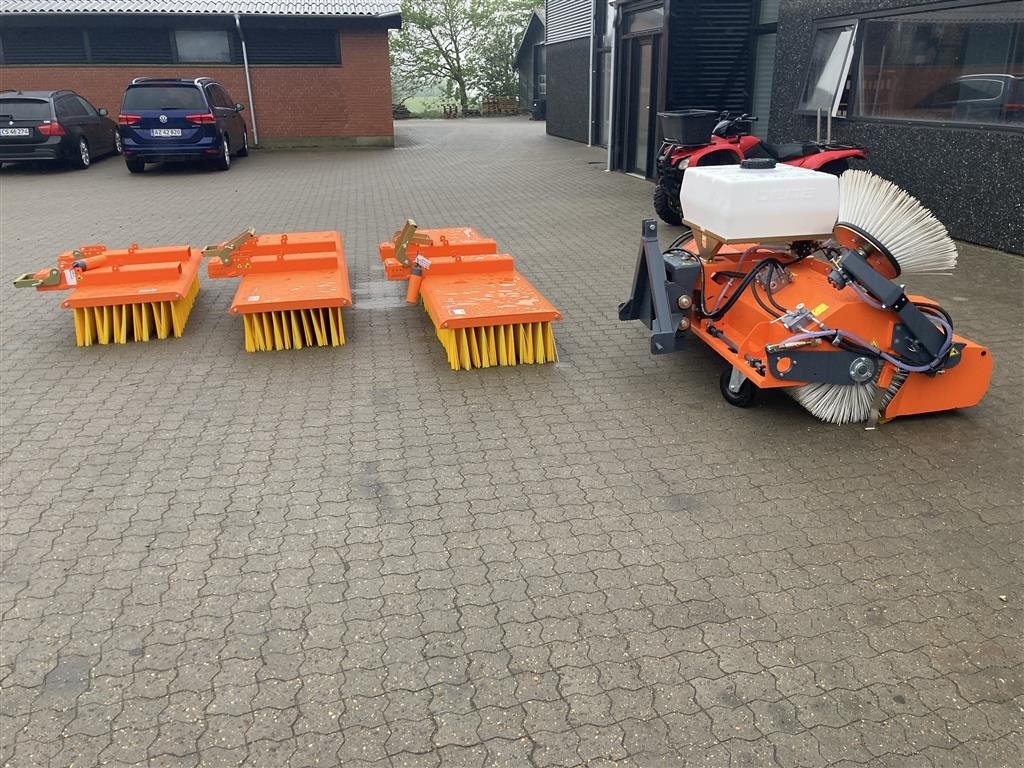 Anbaukehrmaschine of the type Sonstige 580 Dual opsamlerkasse, vandtank og sidebørste, Gebrauchtmaschine in Roslev (Picture 19)