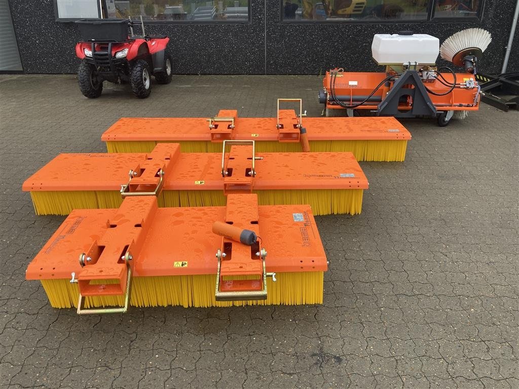 Anbaukehrmaschine of the type Sonstige 580 Dual opsamlerkasse, vandtank og sidebørste, Gebrauchtmaschine in Roslev (Picture 20)