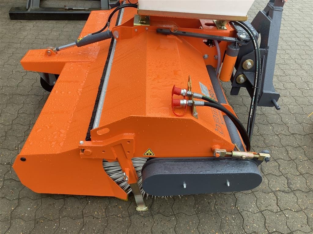 Anbaukehrmaschine of the type Sonstige 580 Dual opsamlerkasse, vandtank og sidebørste, Gebrauchtmaschine in Roslev (Picture 5)