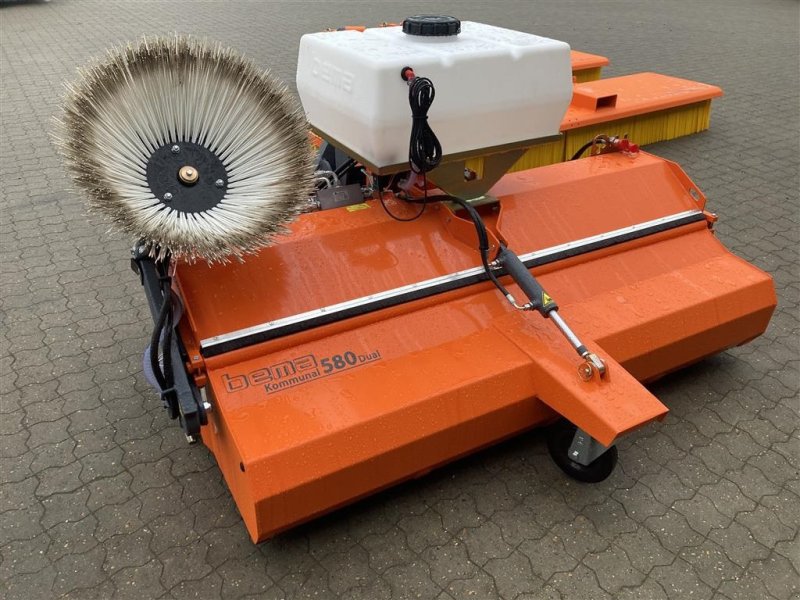 Anbaukehrmaschine des Typs Sonstige 580 Dual opsamlerkasse, vandtank og sidebørste, Gebrauchtmaschine in Roslev (Bild 1)