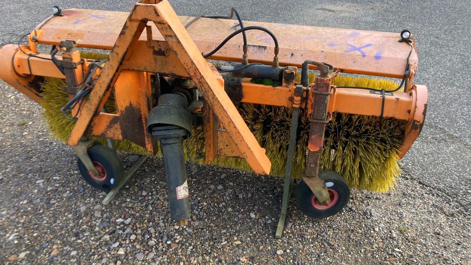 Anbaukehrmaschine типа Sonstige fm-1800 Med Aramme, Gebrauchtmaschine в Sabro (Фотография 2)