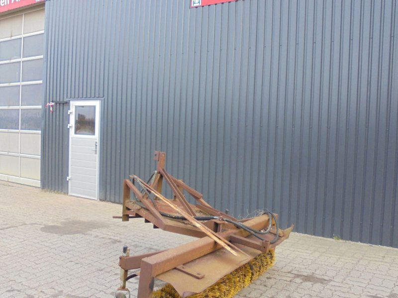 Anbaukehrmaschine Türe ait Sonstige Kost til traktor, Gebrauchtmaschine içinde Ribe (resim 1)