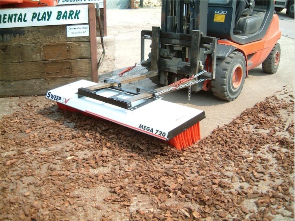 Anbaukehrmaschine of the type Sonstige Sweepex 72" Mega-broom 1,83m 11rk, Gebrauchtmaschine in Vodskov (Picture 3)