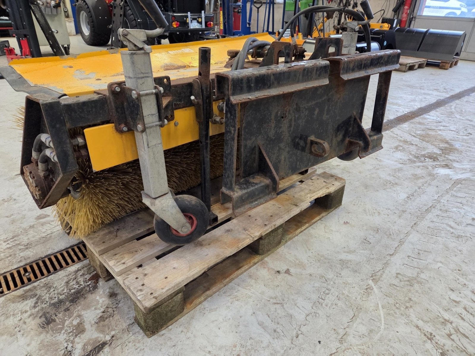 Anbaukehrmaschine of the type Stensballe HF 1500 MF, Gebrauchtmaschine in Herning (Picture 2)