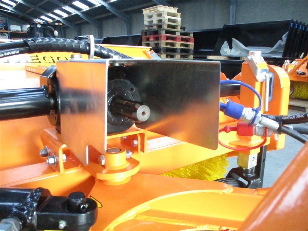 Anbaukehrmaschine typu Thyregod TK 1600 Komplet med kraftoverføringsaksel og hydraulisk sving, Gebrauchtmaschine v Lintrup (Obrázek 12)