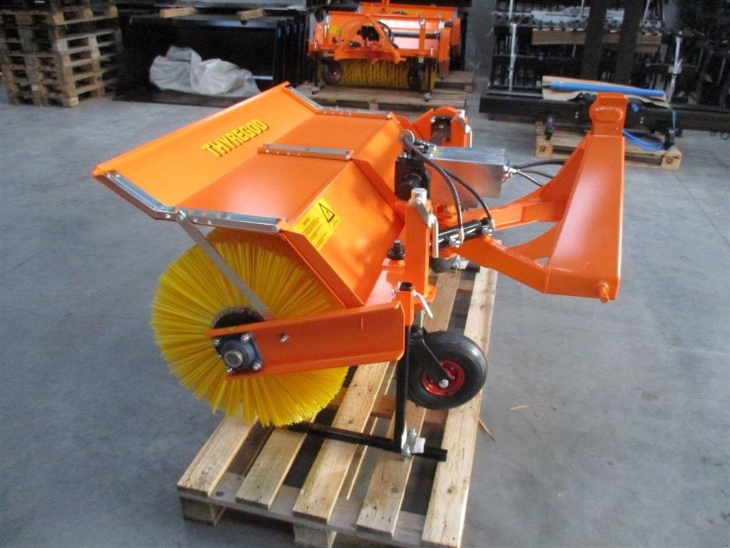 Anbaukehrmaschine typu Thyregod TK 1600 Komplet med kraftoverføringsaksel og hydraulisk sving, Gebrauchtmaschine v Lintrup (Obrázek 14)