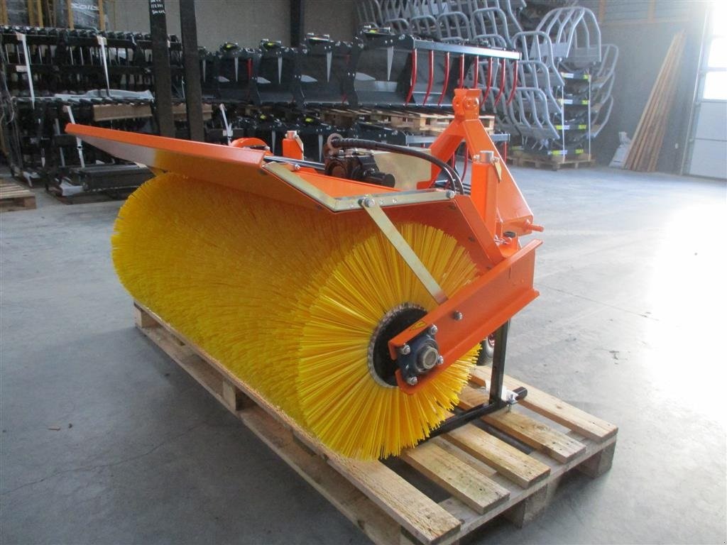 Anbaukehrmaschine typu Thyregod TK 1600 Komplet med kraftoverføringsaksel og hydraulisk sving, Gebrauchtmaschine v Lintrup (Obrázek 16)