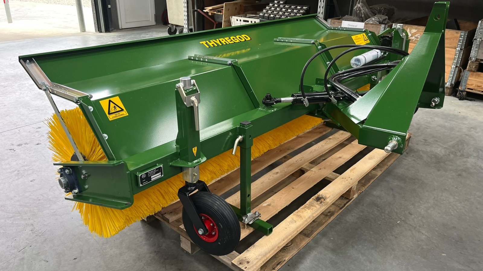 Anbaukehrmaschine of the type Thyregod TK 2800 med nylon børster og hydraulisk sving. brede 2800 og feje brede 2500, Gebrauchtmaschine in Lintrup (Picture 15)