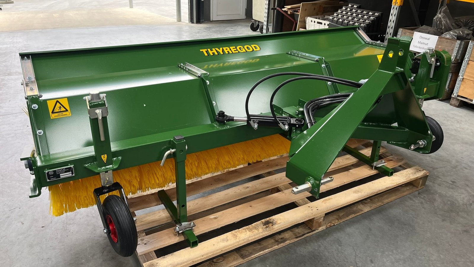 Anbaukehrmaschine of the type Thyregod TK 2800 med nylon børster og hydraulisk sving. brede 2800 og feje brede 2500, Gebrauchtmaschine in Lintrup (Picture 16)