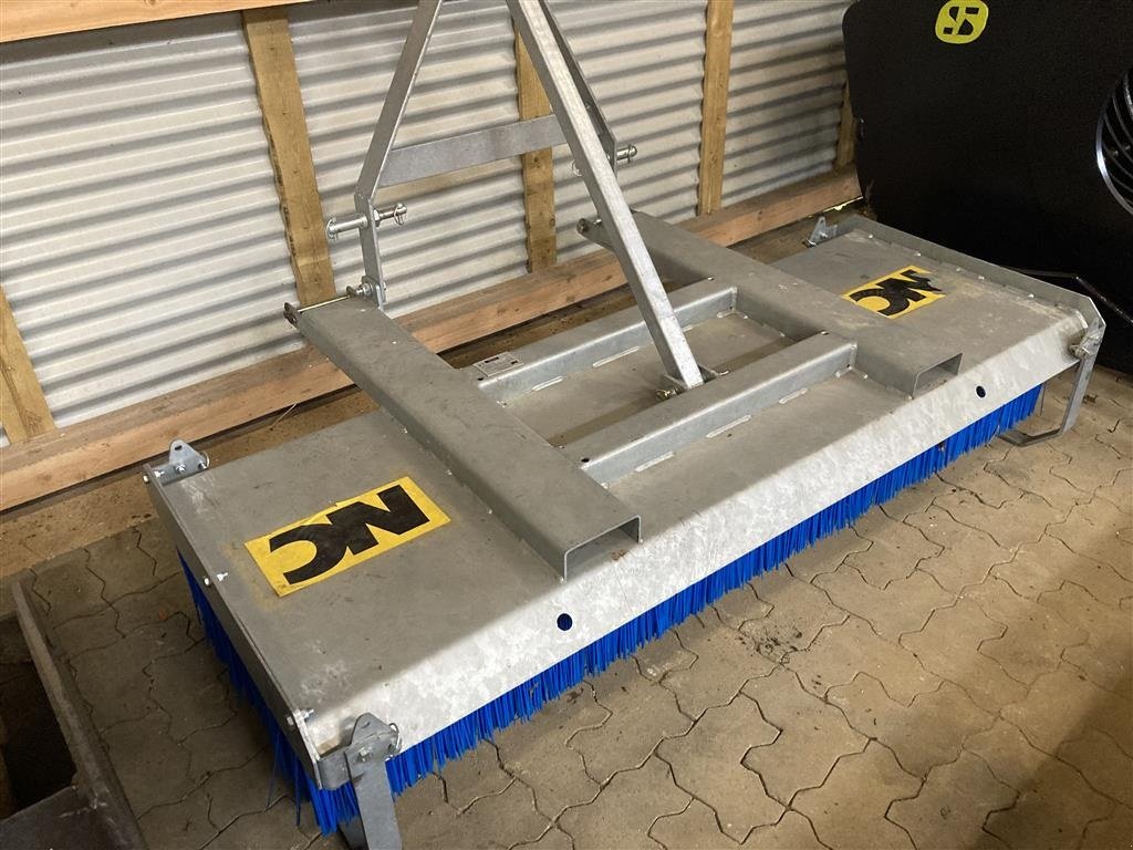 Anbaukehrmaschine of the type Trailer Engineering YS 2.0 M Passer til trepunksophæng og pallegafler, Gebrauchtmaschine in Roslev (Picture 1)