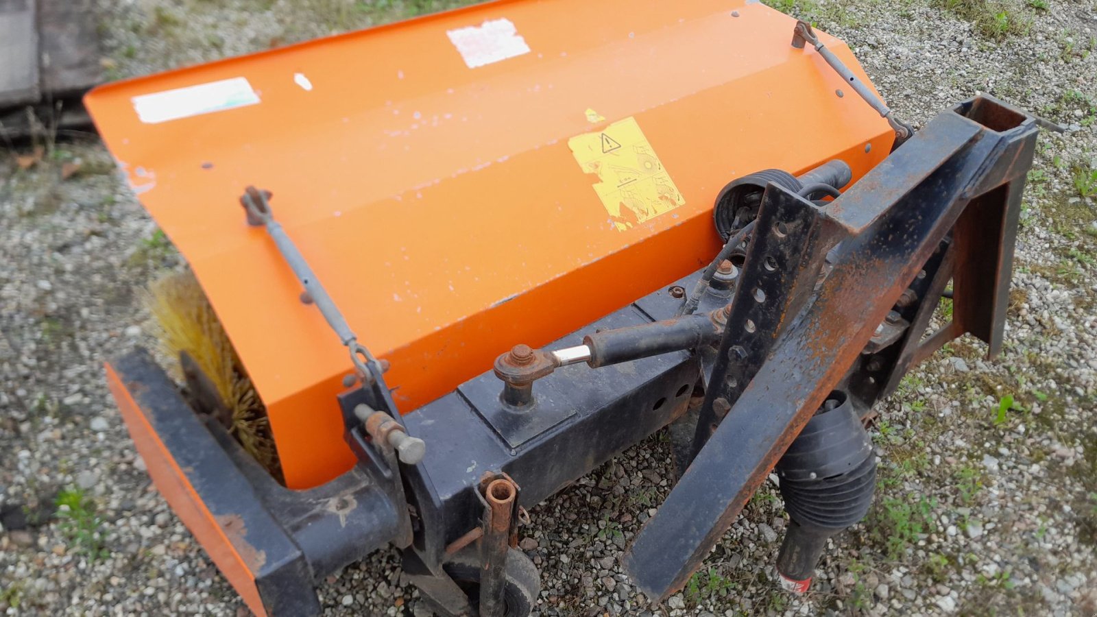 Anbaukehrmaschine of the type Tuchel Kost, Gebrauchtmaschine in Gudbjerg (Picture 2)