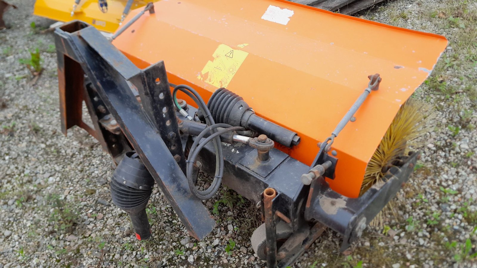 Anbaukehrmaschine of the type Tuchel Kost, Gebrauchtmaschine in Gudbjerg (Picture 1)