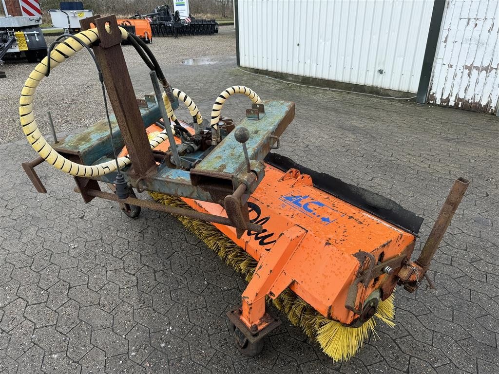 Anbaukehrmaschine des Typs Tuchel Med gaffellomme til truck, Gebrauchtmaschine in Ringe (Bild 6)