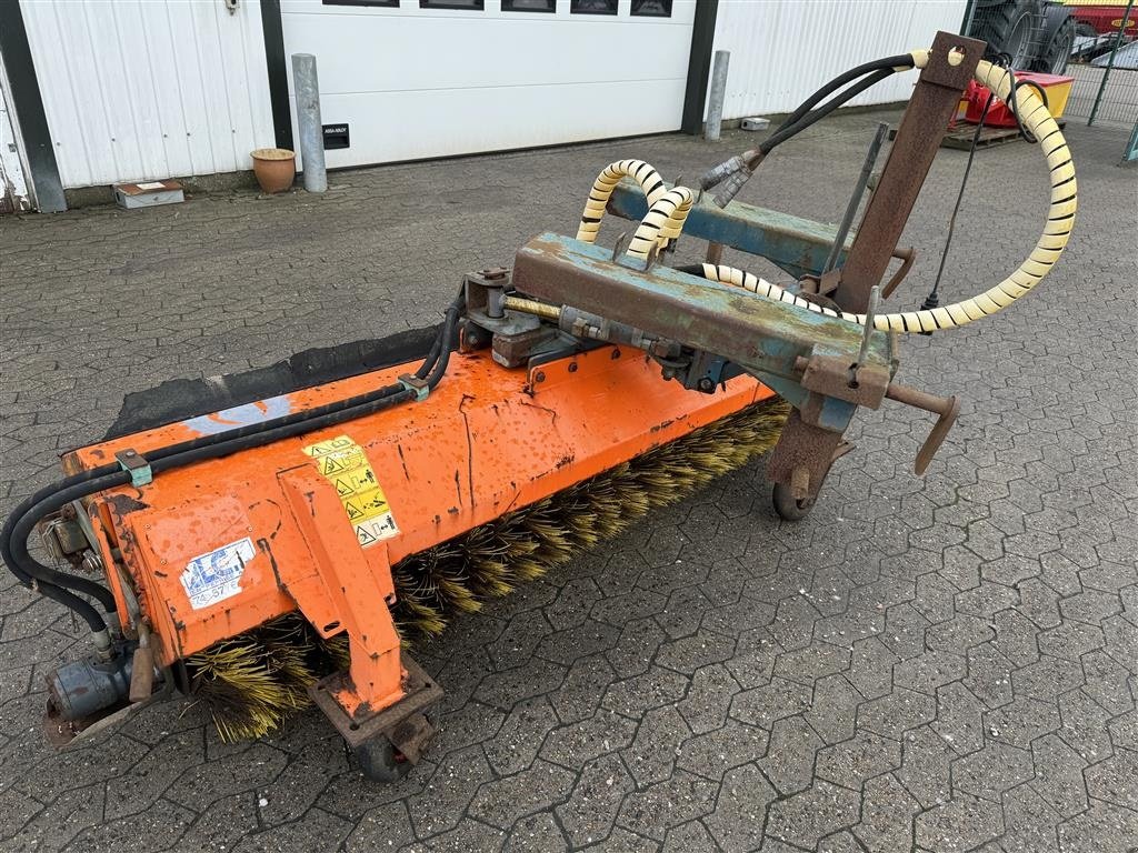 Anbaukehrmaschine des Typs Tuchel Med gaffellomme til truck, Gebrauchtmaschine in Ringe (Bild 5)