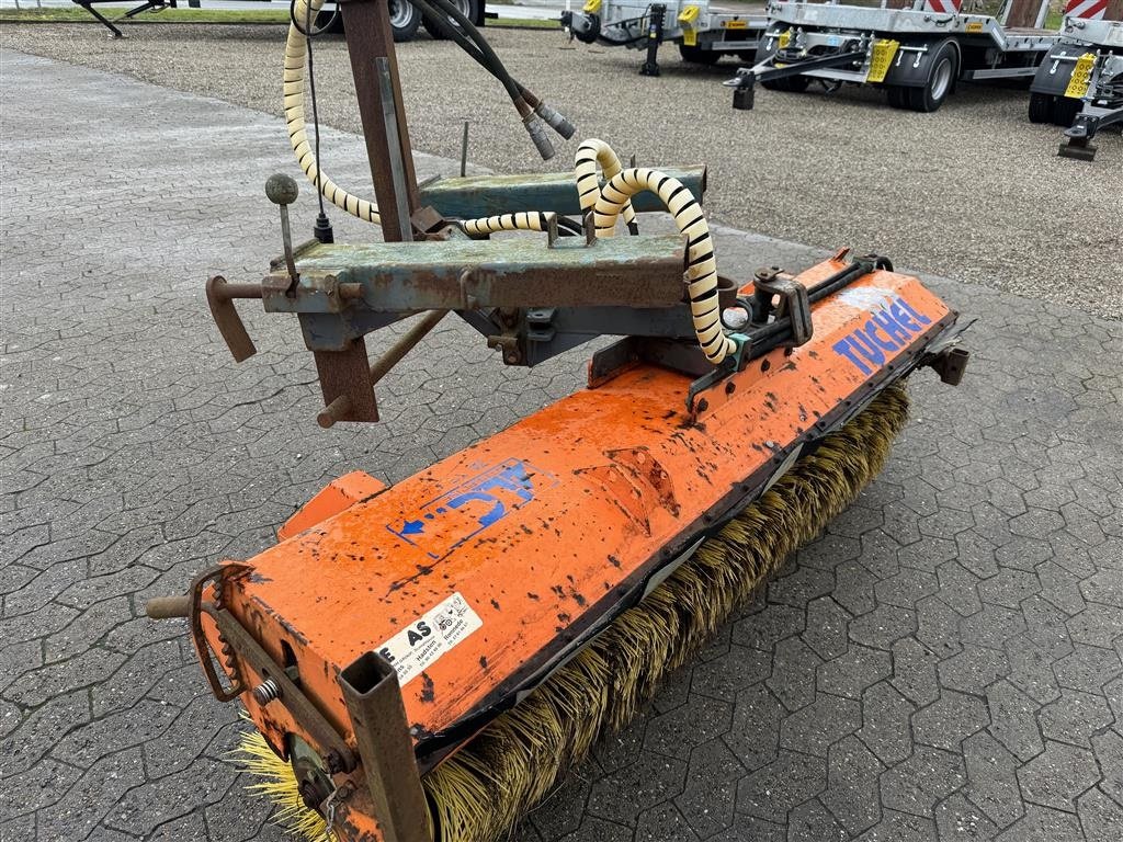 Anbaukehrmaschine des Typs Tuchel Med gaffellomme til truck, Gebrauchtmaschine in Ringe (Bild 7)