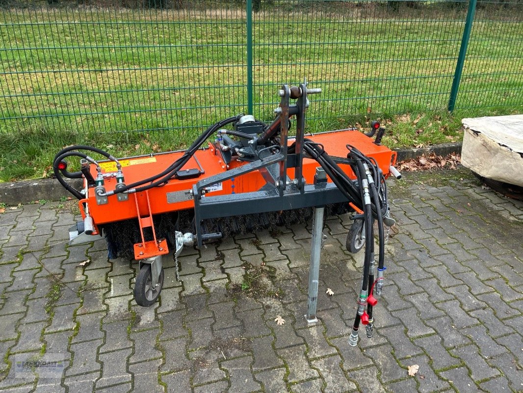 Anbaukehrmaschine of the type Tuchel PLUS 590, Gebrauchtmaschine in Wiefelstede-Spohle (Picture 1)