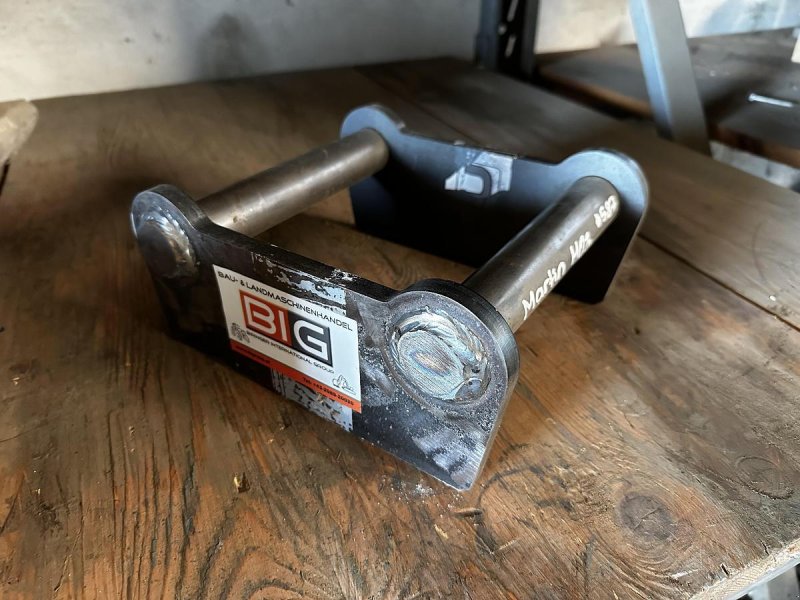 Anbauplatten des Typs Big Dutchman Anbauplatte mit Martin M3-Aufnahme, Neumaschine in Göpfritz an der Wild (Bild 1)