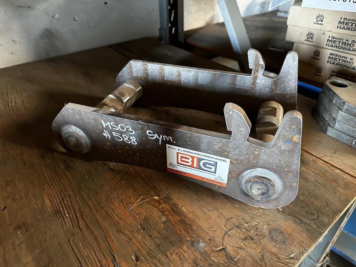 Anbauplatten Türe ait Big Dutchman Anbauplatte mit MS03 Symlock Aufnahme, Neumaschine içinde Göpfritz an der Wild (resim 1)