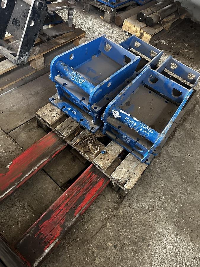 Anbauplatten Türe ait Big Dutchman Anbauplatte mit MS08 Aufnahme, Neumaschine içinde Göpfritz an der Wild (resim 1)