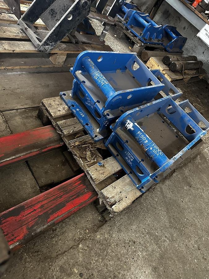 Anbauplatten Türe ait Big Dutchman Anbauplatte mit MS08 Aufnahme, Neumaschine içinde Göpfritz an der Wild (resim 3)