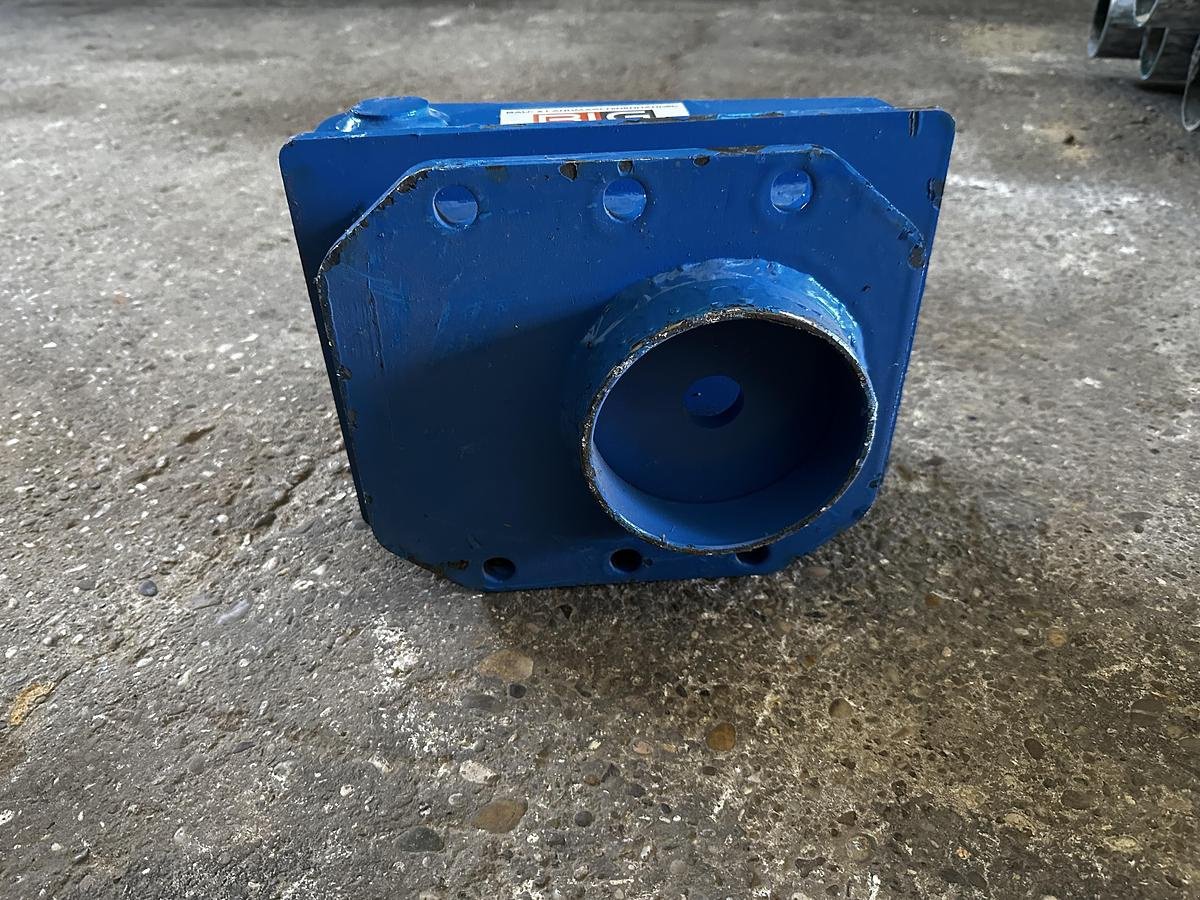 Anbauplatten des Typs Big Dutchman Anschraubplatte mit MS01 Aufnahme, Neumaschine in Göpfritz an der Wild (Bild 3)