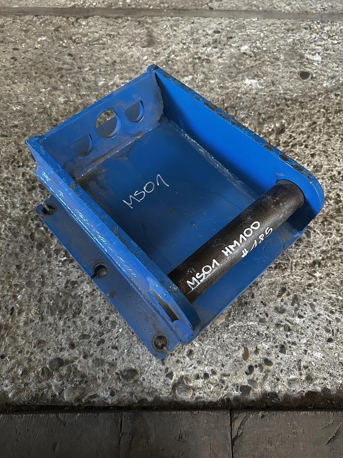 Anbauplatten des Typs Big Dutchman Anschraubplatte mit MS01 Aufnahme, Neumaschine in Göpfritz an der Wild (Bild 3)