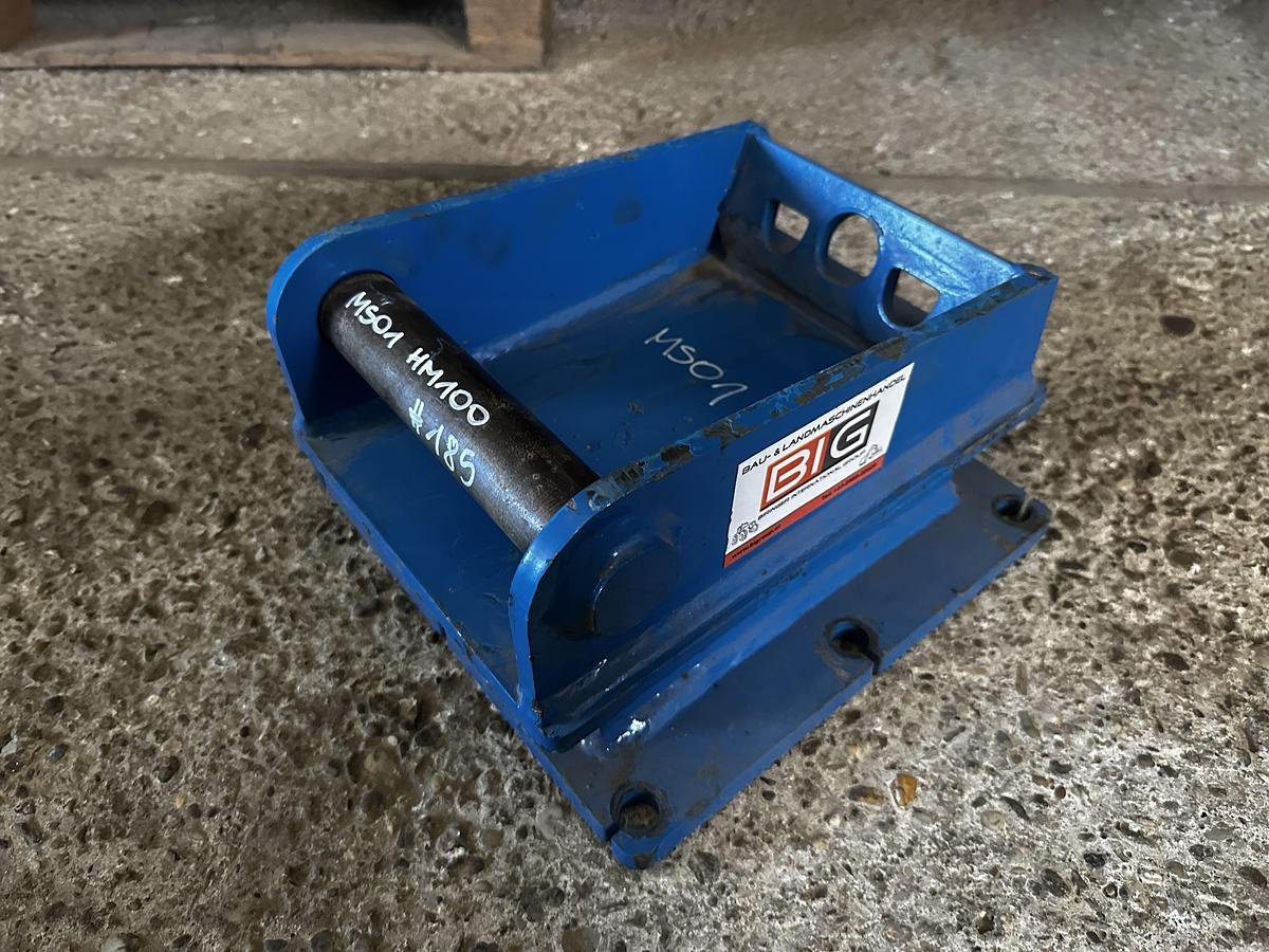 Anbauplatten des Typs Big Dutchman Anschraubplatte mit MS01 Aufnahme, Neumaschine in Göpfritz an der Wild (Bild 1)