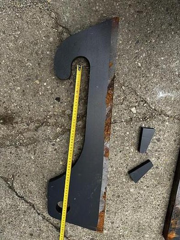 Anbauplatten des Typs Big Dutchman Anschweißhaken passend zu CAT TH407, Neumaschine in Göpfritz an der Wild (Bild 2)