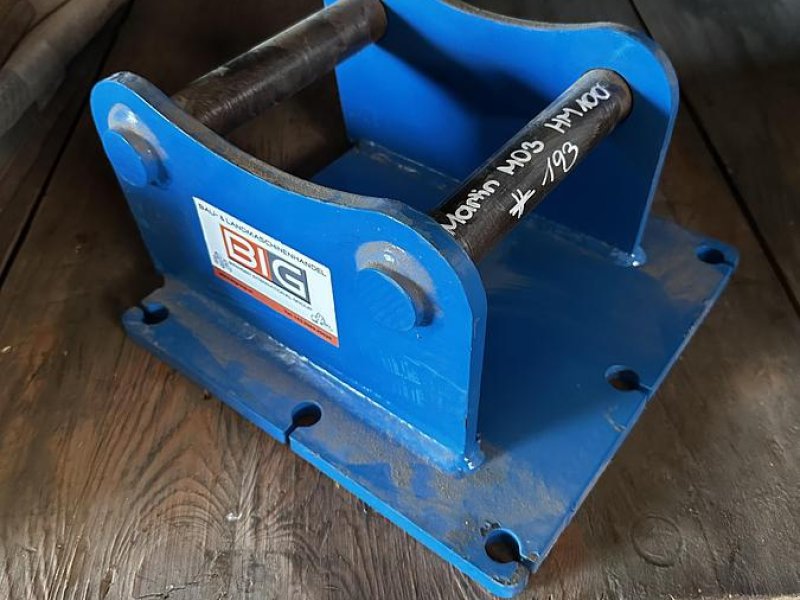 Anbauplatten des Typs Big Dutchman BIG Anschraubplatte mit Martin M3 Aufnahme, Neumaschine in Göpfritz an der Wild (Bild 1)