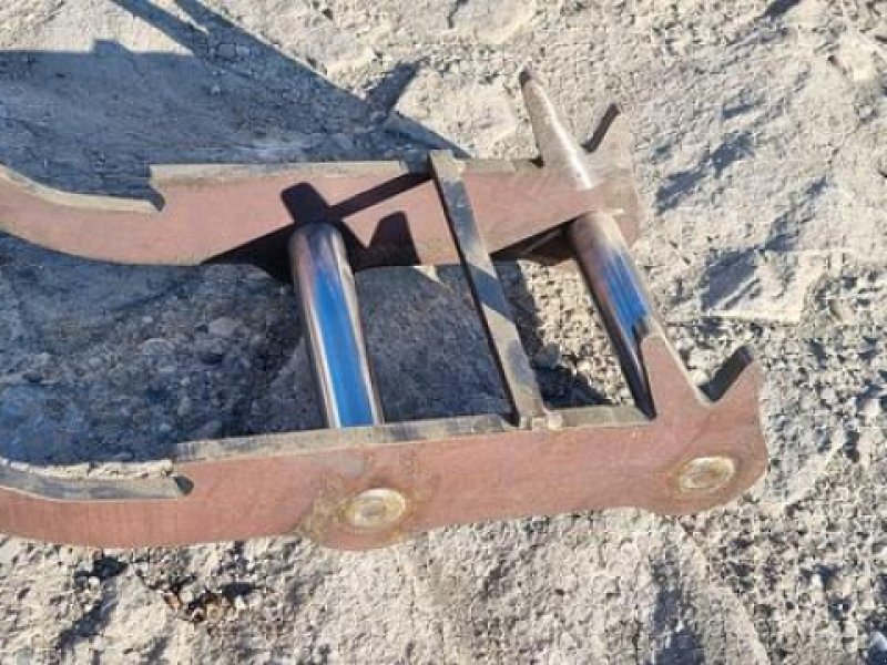 Anbauplatten des Typs Geel M3, Neumaschine in Göpfritz an der Wild (Bild 1)