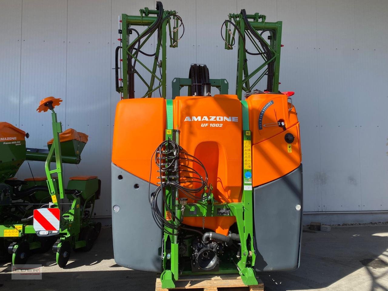 Anbauspritze des Typs Amazone UF 1002, Neumaschine in Tuntenhausen (Bild 1)