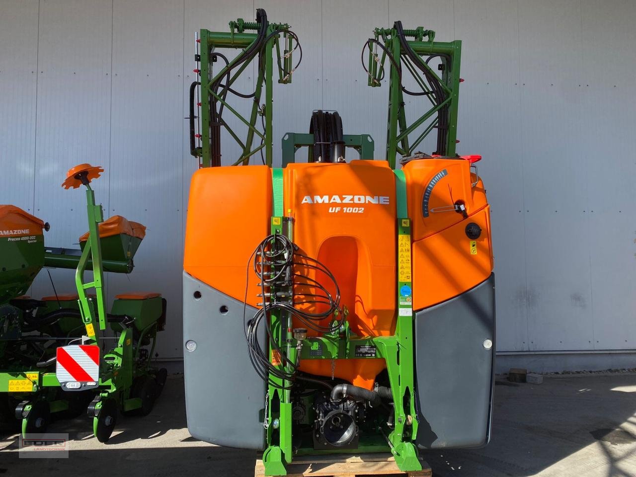 Anbauspritze des Typs Amazone UF 1002, Neumaschine in Tuntenhausen (Bild 2)