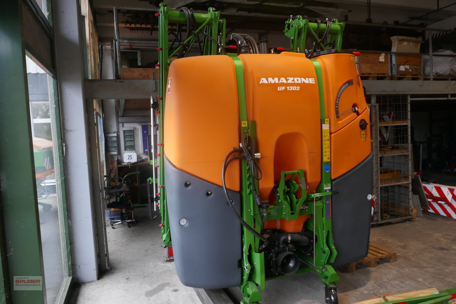 Anbauspritze of the type Amazone UF 1302 15m, Neumaschine in Dorfen (Picture 1)