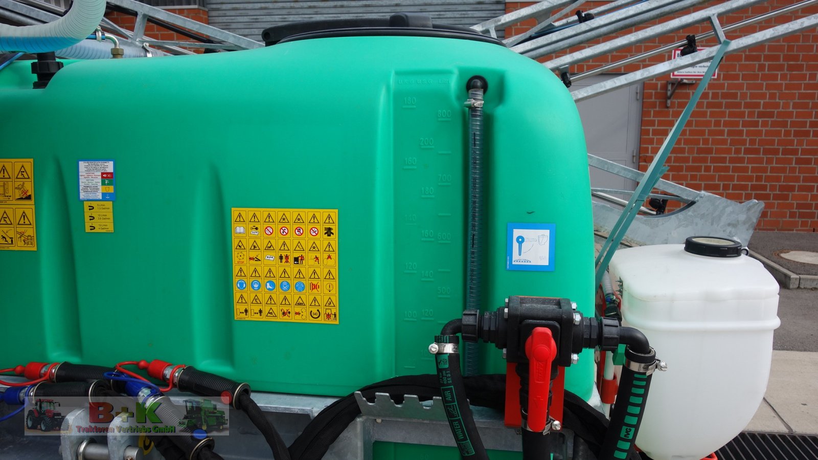 Anbauspritze of the type Gaspardo Sauro 800/15, Neumaschine in Kettenkamp (Picture 3)