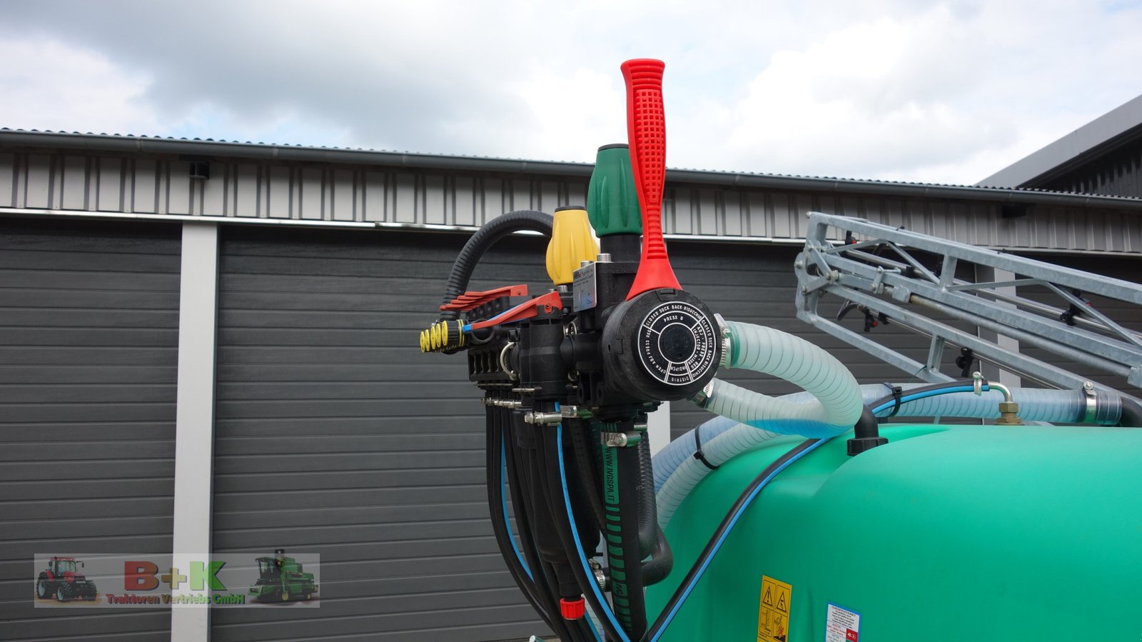 Anbauspritze of the type Gaspardo Sauro 800/15, Neumaschine in Kettenkamp (Picture 7)