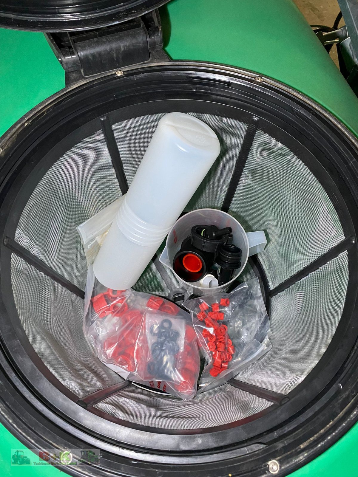 Anbauspritze of the type Gaspardo Sauro 800/15, Neumaschine in Kettenkamp (Picture 11)