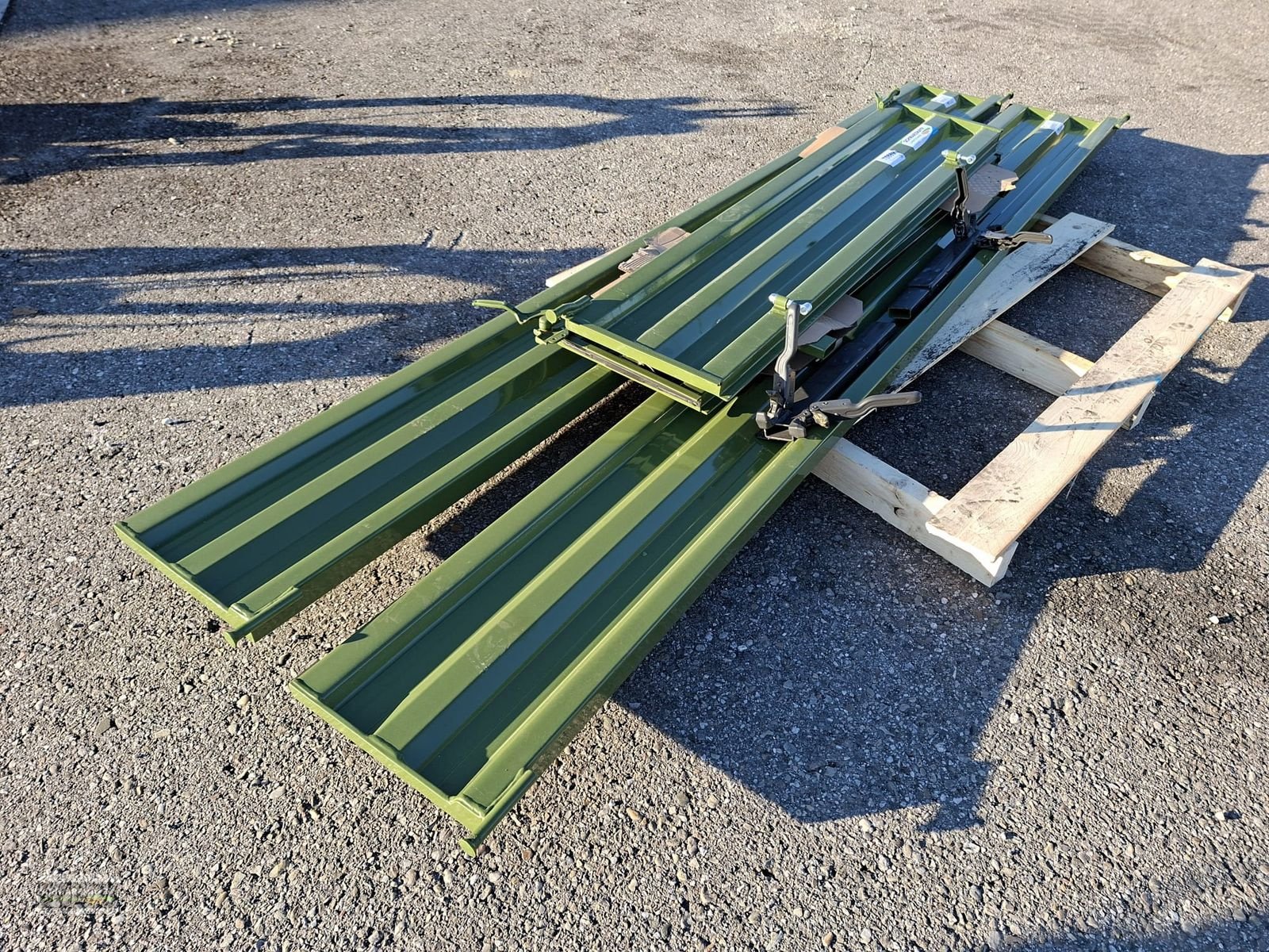 Anhänger typu Fliegl Bordwandaufbau 400mm, Neumaschine v Gampern (Obrázek 3)