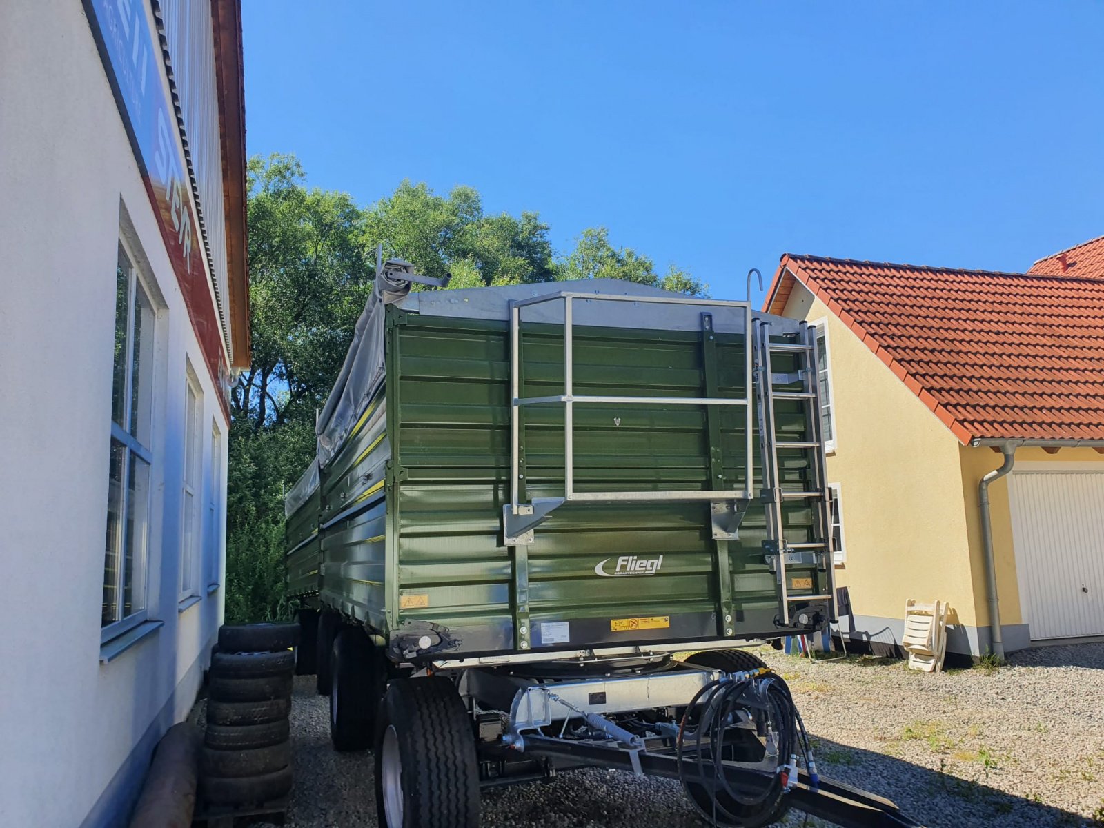 Anhänger des Typs Fliegl DK 180, Neumaschine in Aufhausen (Bild 2)