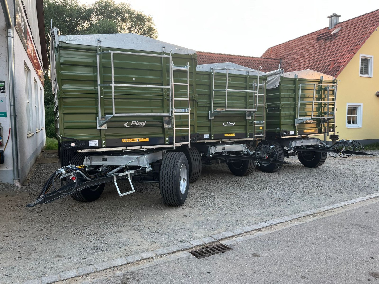 Anhänger des Typs Fliegl DK 180, Neumaschine in Aufhausen (Bild 9)