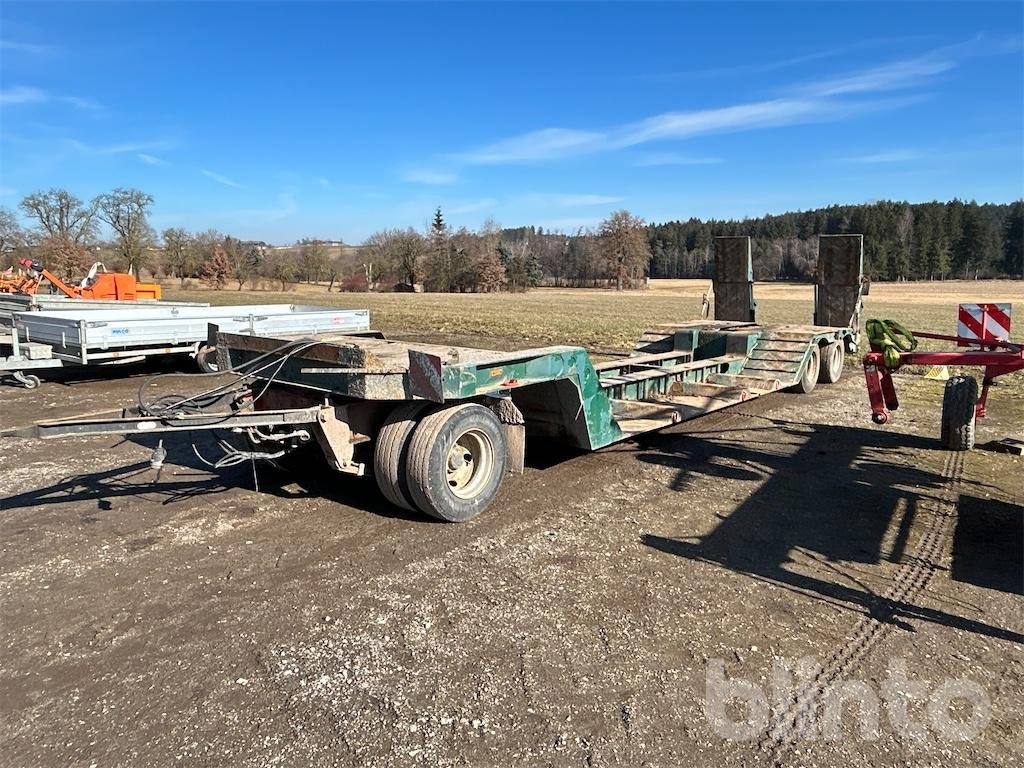 Anhänger des Typs Fliegl Tieflader, Gebrauchtmaschine in Düsseldorf (Bild 1)