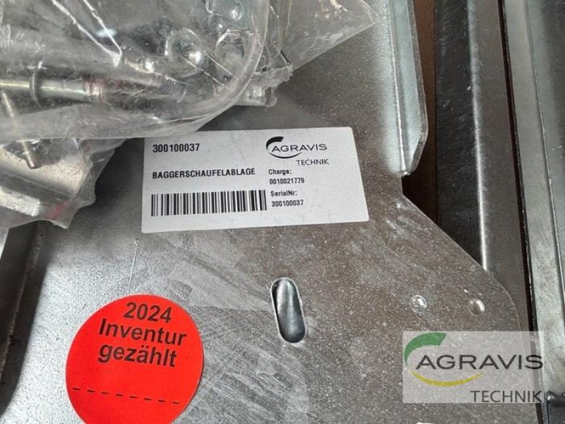 Anhänger des Typs Humbaur BAGGERSCHAUFELABLAGE HS/SENKO, Neumaschine in Salzkotten (Bild 1)