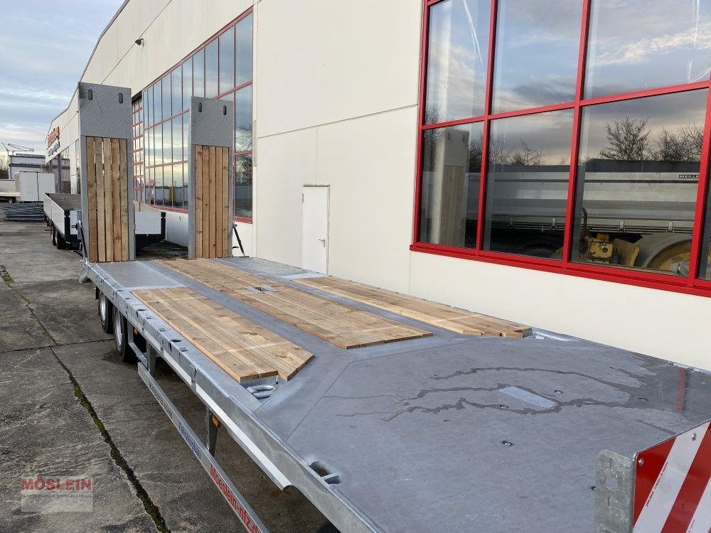 Anhänger of the type Möslein T 3-9,20 F Blatt 3 Achs Tieflader mit gerader Lad, Gebrauchtmaschine in Schwebheim (Picture 2)