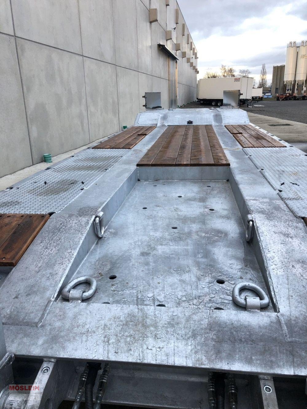 Anhänger типа Möslein T 4 VB H1 neuer 4 Achs Tieflader hydraulischen Ra, Gebrauchtmaschine в Schwebheim (Фотография 10)